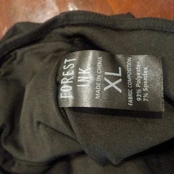 Elegant Black Lace Crop Top - Picture 2 of 3